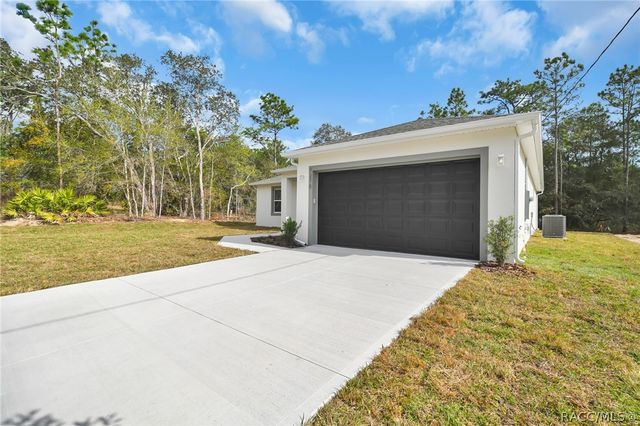 8736 N Vince Drive, Dunnellon, FL 34434