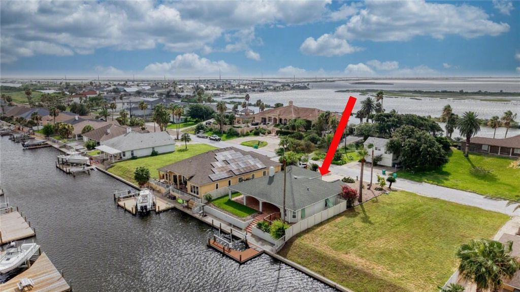 950 S Bay St, Aransas Pass, TX 78336 — photo 2