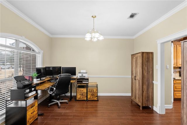 4012 Park Hurst, Bryan, TX 77802