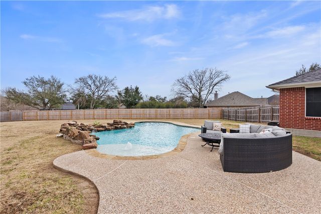 4012 Park Hurst, Bryan, TX 77802
