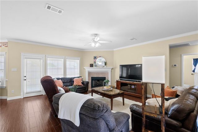 4012 Park Hurst, Bryan, TX 77802