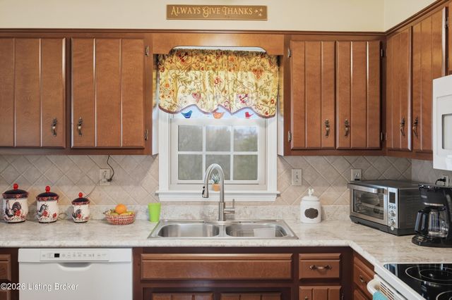 251 Carrithers Ln, Taylorsville, KY 40071