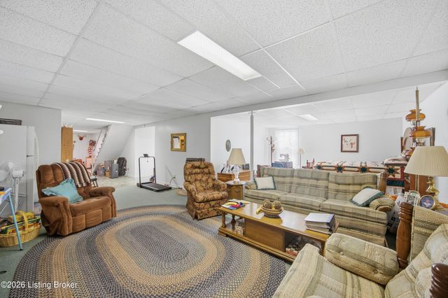 251 Carrithers Ln, Taylorsville, KY 40071