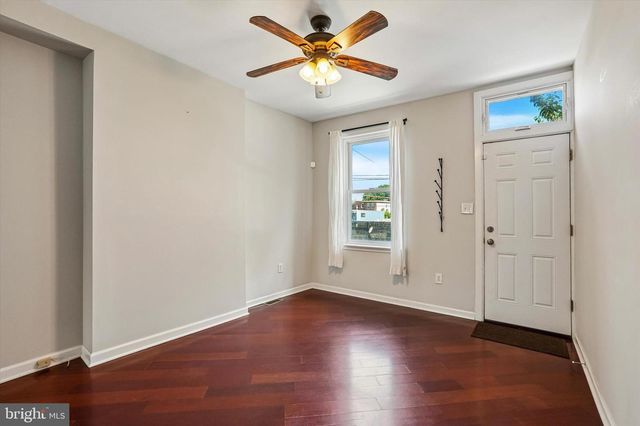 2512 E HAGERT ST, Philadelphia, PA 19125