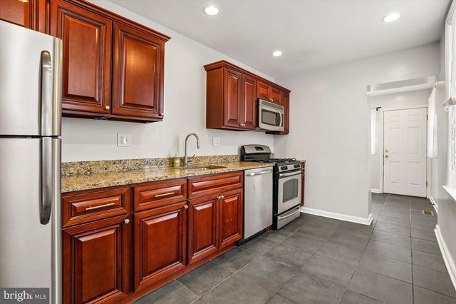 2512 E HAGERT ST, Philadelphia, PA 19125