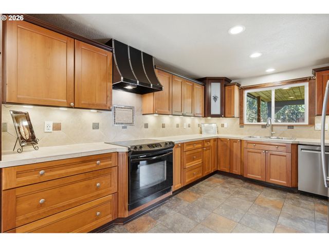 19365 Sw CLARION Ct, Beaverton, OR 97003
