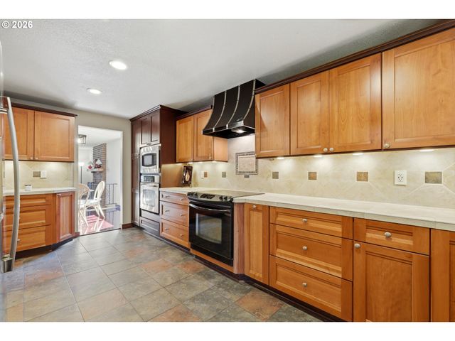 19365 Sw CLARION Ct, Beaverton, OR 97003