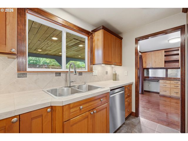 19365 Sw CLARION Ct, Beaverton, OR 97003