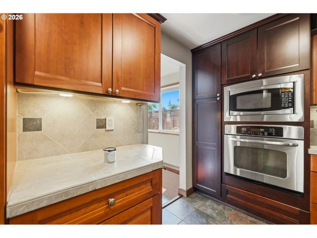 19365 Sw CLARION Ct, Beaverton, OR 97003
