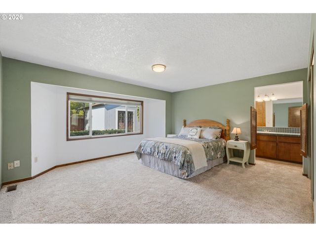 19365 Sw CLARION Ct, Beaverton, OR 97003