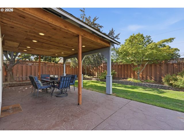 19365 Sw CLARION Ct, Beaverton, OR 97003