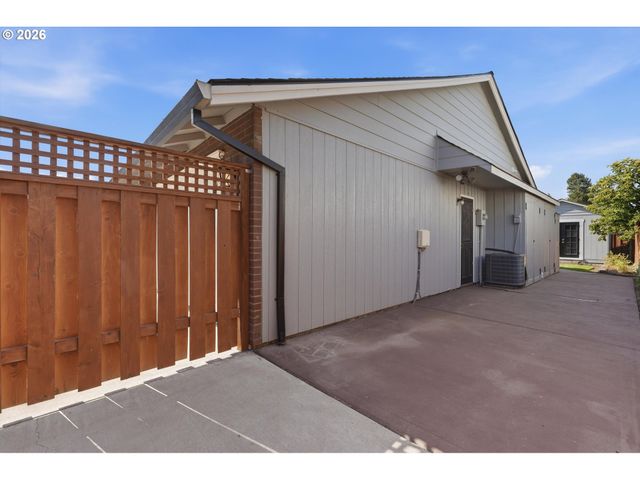 19365 Sw CLARION Ct, Beaverton, OR 97003