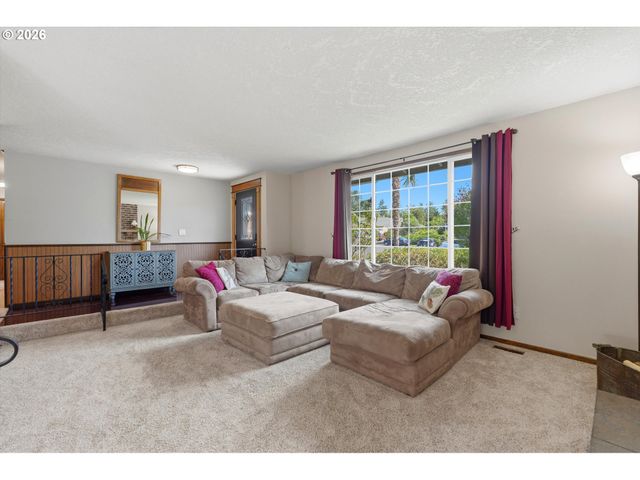 19365 Sw CLARION Ct, Beaverton, OR 97003