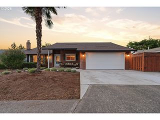 19365 Sw CLARION Ct, Beaverton, OR 97003