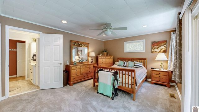 585 Lakeway Dr, Murray, KY 42071