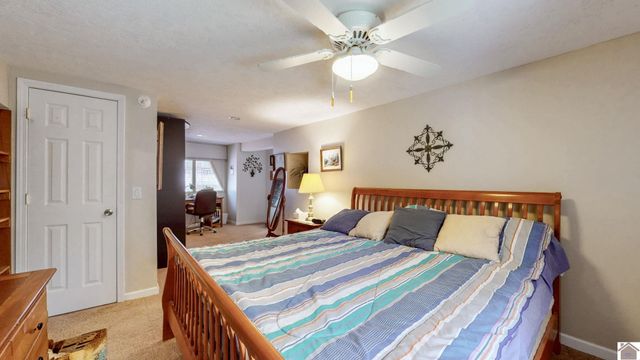 585 Lakeway Dr, Murray, KY 42071