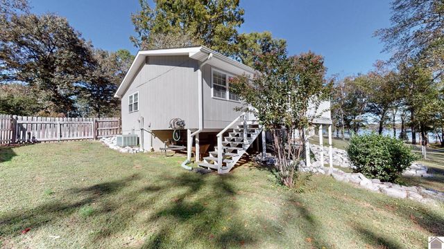 585 Lakeway Dr, Murray, KY 42071