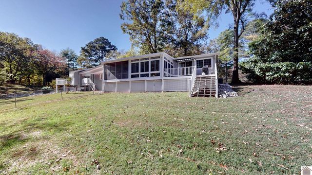 585 Lakeway Dr, Murray, KY 42071