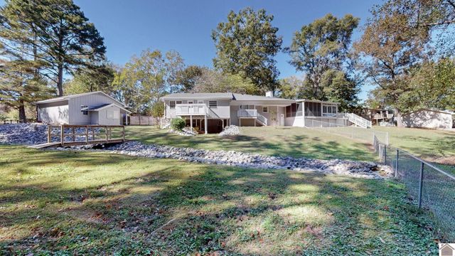 585 Lakeway Dr, Murray, KY 42071