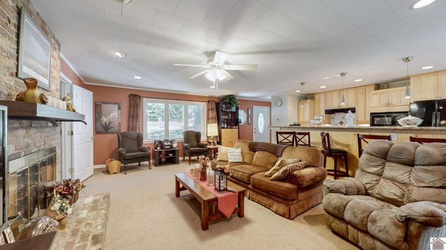 585 Lakeway Dr, Murray, KY 42071