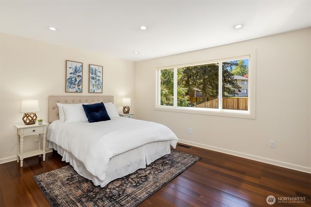 17703 NE 34th Street, Redmond, WA 98052