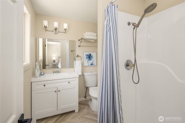 17703 NE 34th Street, Redmond, WA 98052