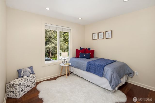 17703 NE 34th Street, Redmond, WA 98052