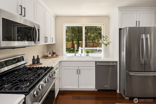 17703 NE 34th Street, Redmond, WA 98052