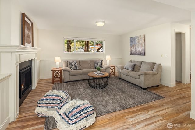 17703 NE 34th Street, Redmond, WA 98052