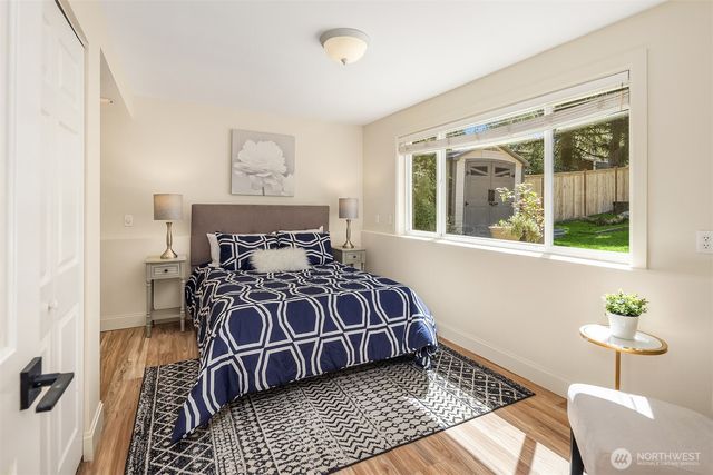 17703 NE 34th Street, Redmond, WA 98052