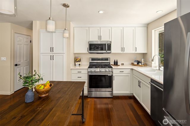 17703 NE 34th Street, Redmond, WA 98052