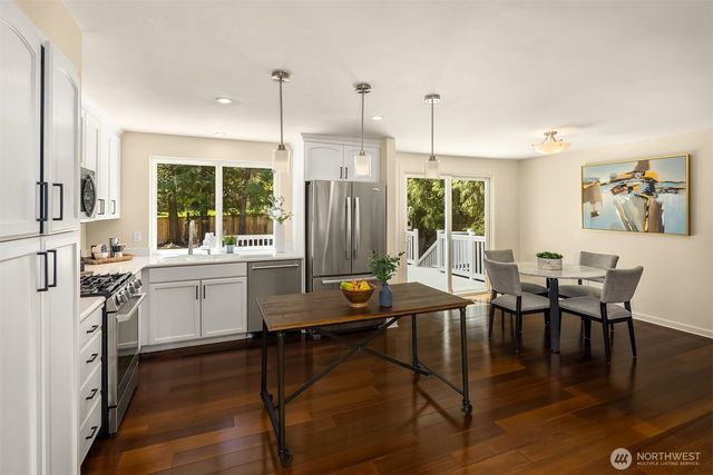 17703 NE 34th Street, Redmond, WA 98052