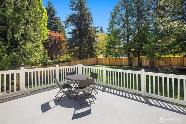 17703 NE 34th Street, Redmond, WA 98052