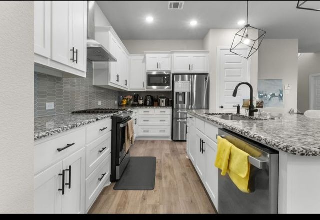 711 Prairie Falcon Drive, Arlington, TX 76005