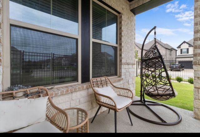 711 Prairie Falcon Drive, Arlington, TX 76005