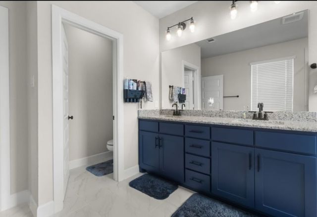 711 Prairie Falcon Drive, Arlington, TX 76005
