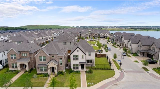 711 Prairie Falcon Drive, Arlington, TX 76005