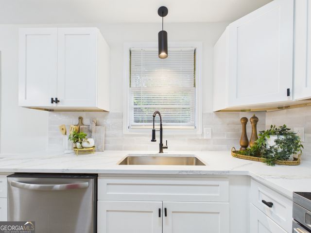 2443 Lambert Drive, Macon, GA 31206
