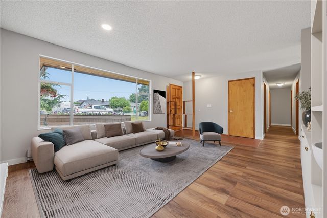 5302 93rd Place NE, Marysville, WA 98270