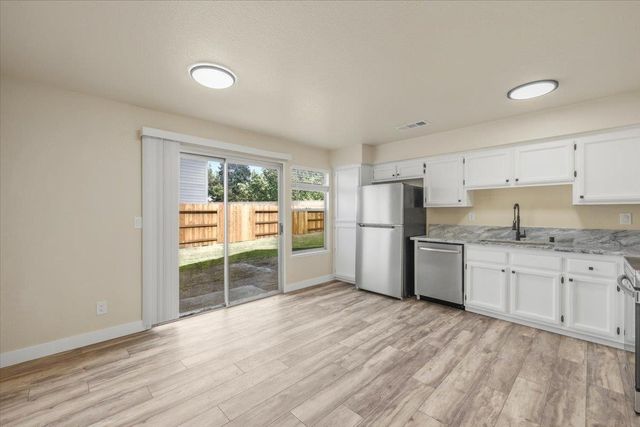 1049 Old Mill Cir, Roseville, CA 95747