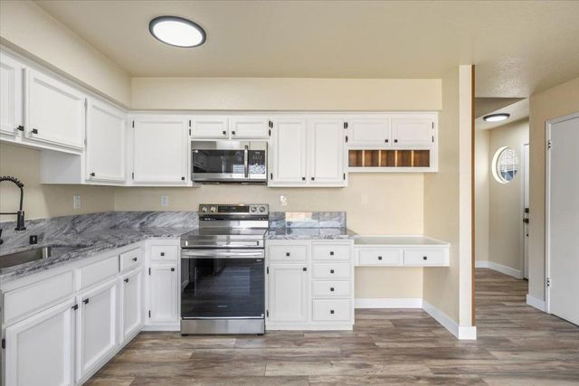 1049 Old Mill Cir, Roseville, CA 95747