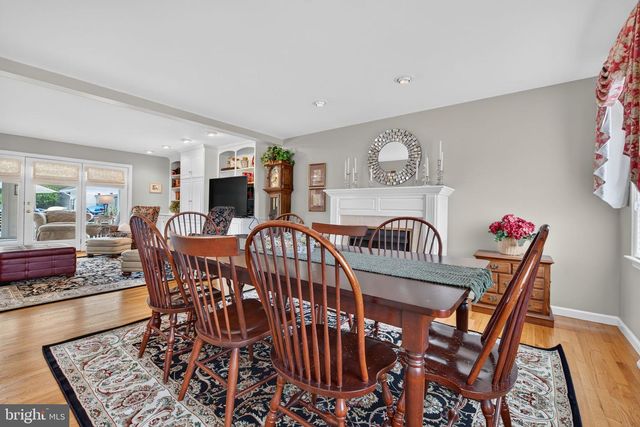 695 SUE DR, Lititz, PA 17543