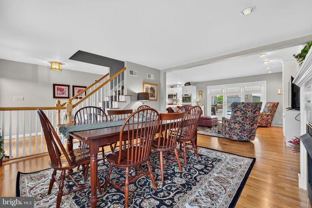 695 SUE DR, Lititz, PA 17543