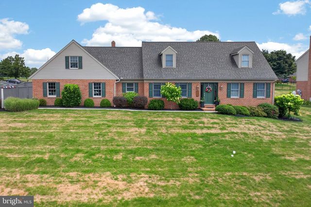 695 SUE DR, Lititz, PA 17543