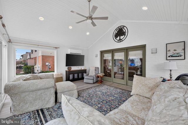 695 SUE DR, Lititz, PA 17543