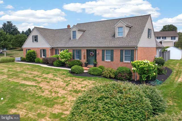 695 SUE DR, Lititz, PA 17543