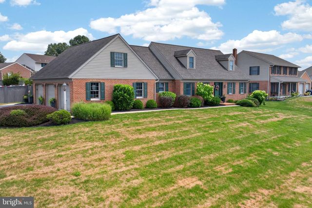 695 SUE DR, Lititz, PA 17543