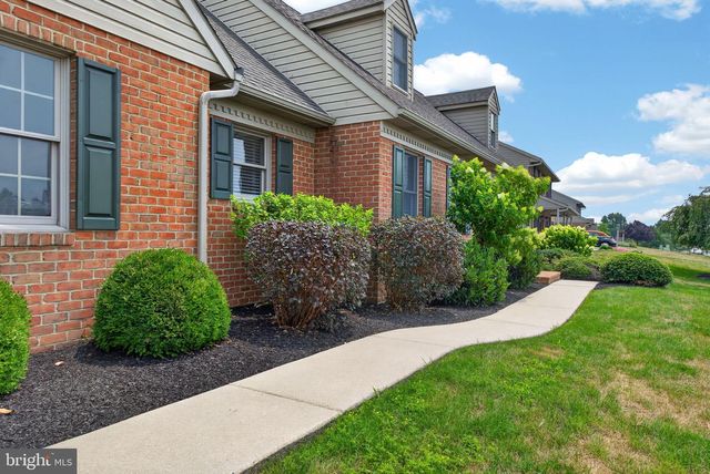 695 SUE DR, Lititz, PA 17543