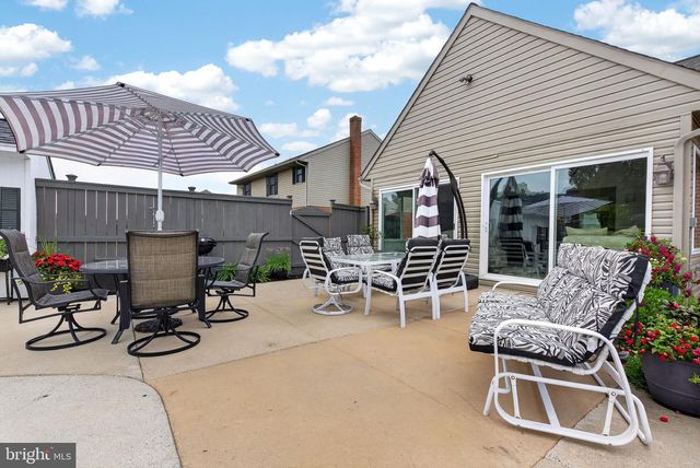 695 SUE DR, Lititz, PA 17543