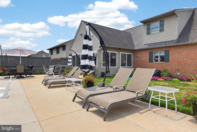 695 SUE DR, Lititz, PA 17543